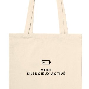 Tote bag imprimé avec la phrase « Mode silencieux activé », rendu de fabrication